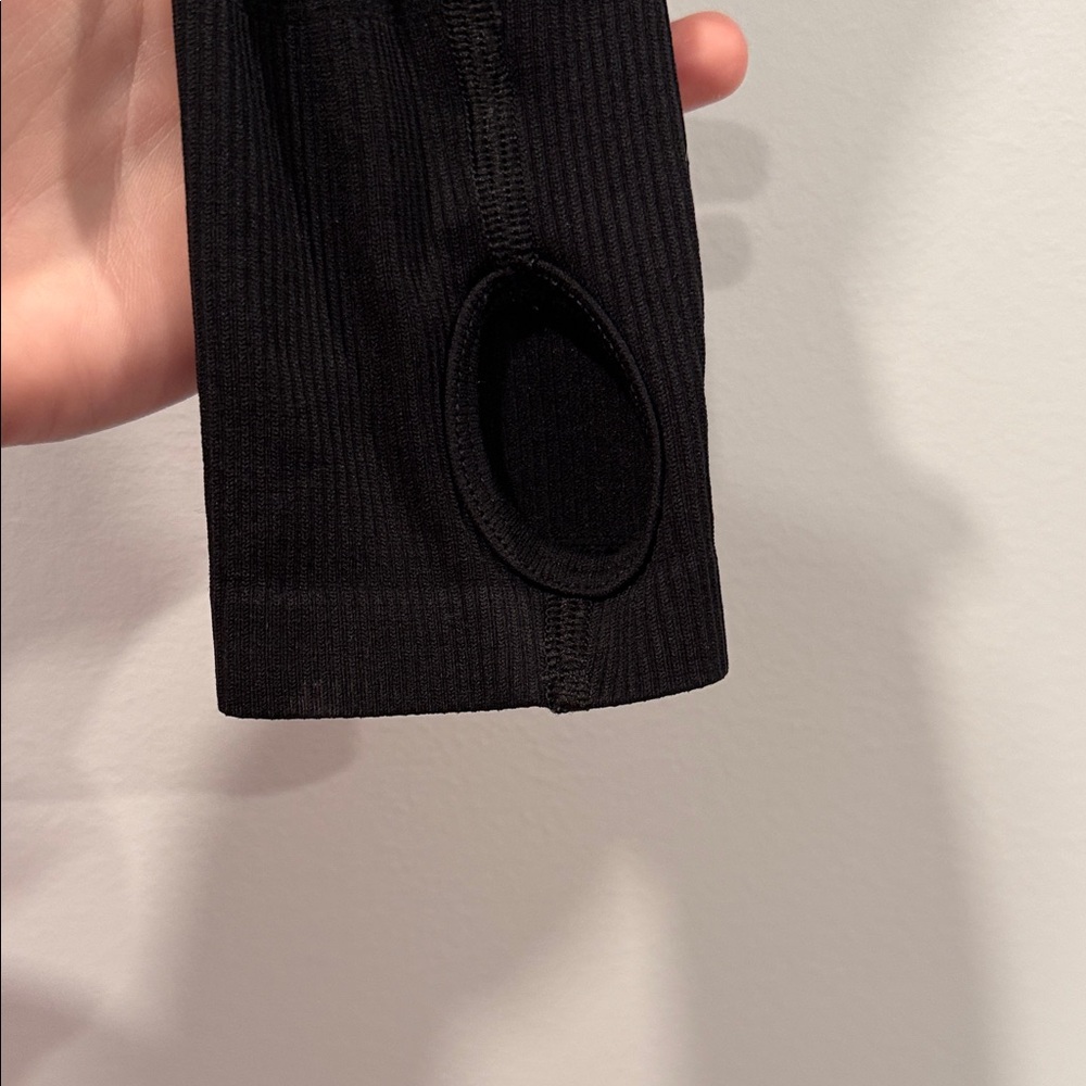 Gymshark Black Cropped Long Sleeve Performance Top - Picture 4 of 5